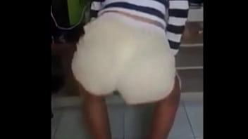 Rebolando Até O Chão Com Shortinho Socado