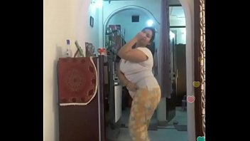 Hot Desi Indian Bhabi Shaking Her Sexi Ass _boobs On Bigo Live...2