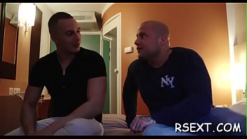 Chap Gives Travel Of Amsterdam