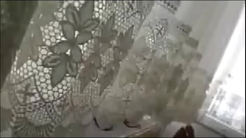 Sedef Mavisi Arkadasina Siktiriyor