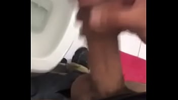 Punheta No Banheiro - no, punheta, soloboy, banheiro - Video 4075757