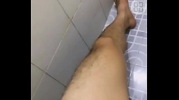 Bắp đùi l_ng lá nhìn mà thèm