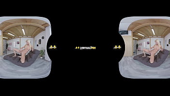 Virtual Porn With Blonde Vanessa Hell Who Tastes Her Pee