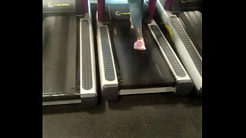 Phat African Ass On Treadmill