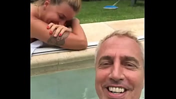 VID-20180317-WA0000 - Culo-puta-argenta-flor-pileta