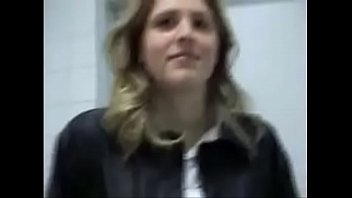 Fodendo A Gata No Banheiro Da Faculdade