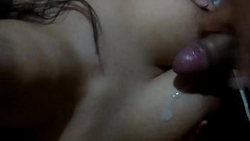 Lechita En Las Tetas