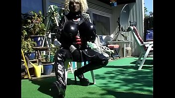 Roxina2009GardenSlut300509XL
