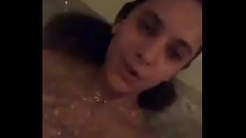 Officialumajolie~instalive