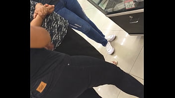 Culo Grande En Tienda