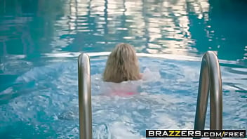 Brazzers - Milfs Like It Big - (anna Bell) - Milfs On Vacation Part 2