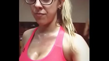 Las Tetas Húmedas De Nati Jota Después Del Gym