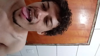 Pirocudo Numa Punheta Frenética