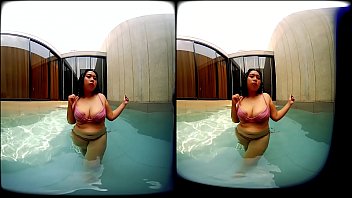 Vrpussyvision.com - Girl With Big Tits In The Pool