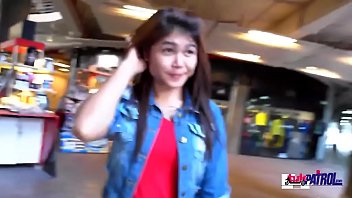 Hot Babe Blowing Big Stiff Cock