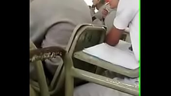 Hombre Se Calienta Y Se La Chupan A Fantasma