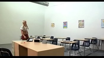 Slut Feels How Man Enters Her Holes By His Throbbing Dick