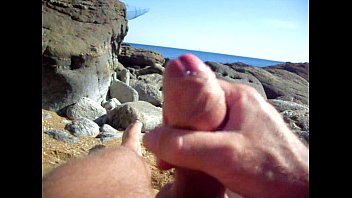Masturbation A La Plage