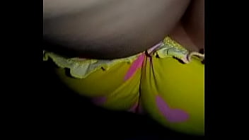 Bajo Falda De La Amiga De Mi Hermana