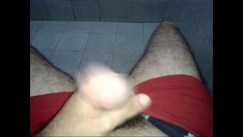 Punhetinha Rápida No Banheiro - amateur, punheta, soloboy - Video 6406791