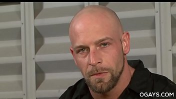 Muscular Mature Masturbating