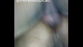 Macho Gemendo Na Pica