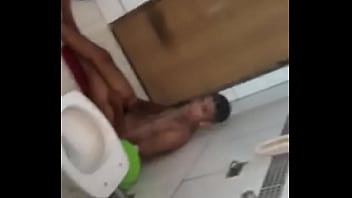 Per Batendo Punheta No Banheiro Kkk