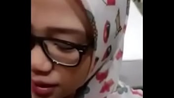 Tudung Fuck _ Facial