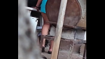 Espiando A Mi Besina