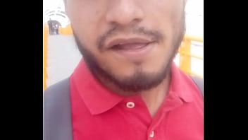 Enseñando La Verga En Puente