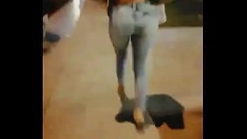 Caminando Por La Calle