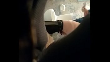 En el baño - upskir, gordas, espiando, meando - Video 3821762