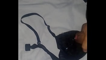 Paja Con Ropa Interior De Mama