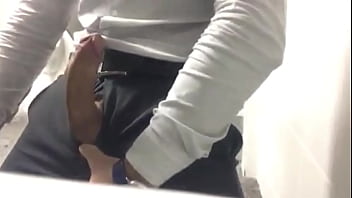 Tesudo Batendo Uma No Banheiro