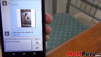 Alyssa Jade Getting Her Cunt Stretched In The Bathroom