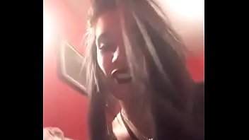 Aylen Mostra Su Colita