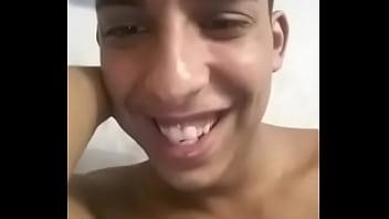 Novinho Carioca Mostrando A Linguinha Louco Para Chupar