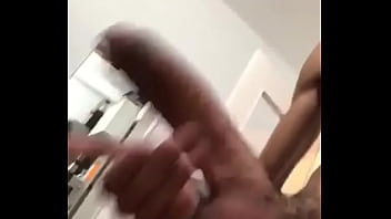 Magrinho Roludo Punhetando Sua Piroca Pesadona