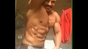 Fisiculturista E O Seu Volume