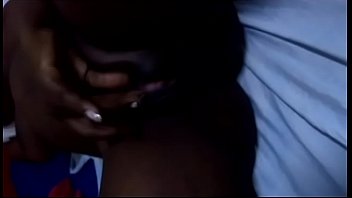 Negra Le Gusta Que Le Metan Los Dedos Hasta Venirse