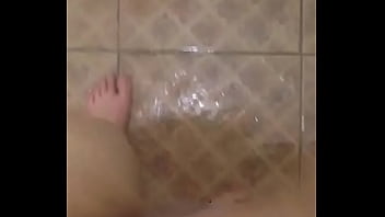 Bielzinho Do Anal Se Exibindo No Banho