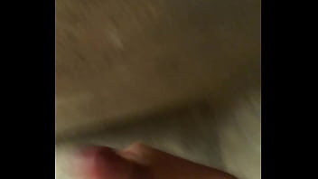 Muchacho Se Masturba En El Baño De Su Casa