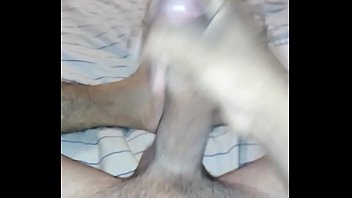 Me Masturbo Y Boto La Leche En Mi Pierna