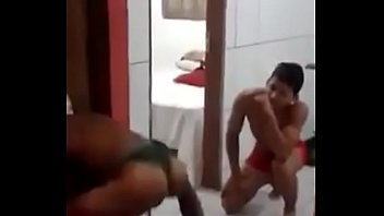 Viado é Sarrado Por Funkeiro Cafuçu