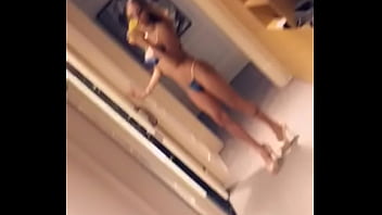 Pistoludas.com ⋆ Boneca Magrinha No Espelho