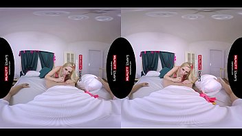 Realitylovers - Katy Loves To Take A Lick