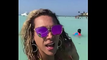 Pistoludas.com ⋆ Tgata Curtindo Uma Praia