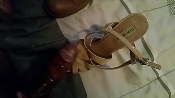 Cumming On Wife Jessica Simpson Boots