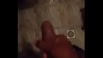 Novinho Bi Descarregando Na Punheta (eu)