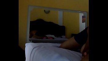 Dándole Duro A Trabajadora De Tortilleria